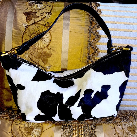 cow print shoulder bolsa urban outfitters